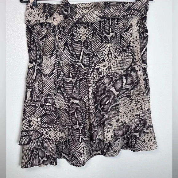 Seven Sisters, S, reptile print tiered ruffle, faux wrap belted, side zip, mini - Picture 1 of 6